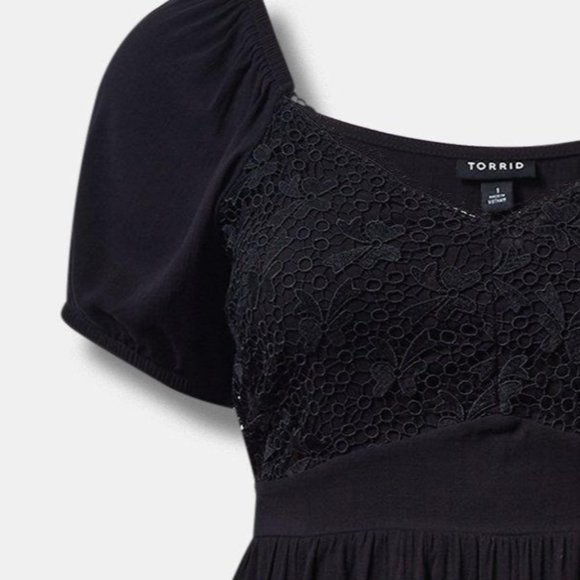 TORRID - 1X - Black Mini Rayon Balloon Sleeve Lace Inset Dress NEW $80 - Picture 2 of 5